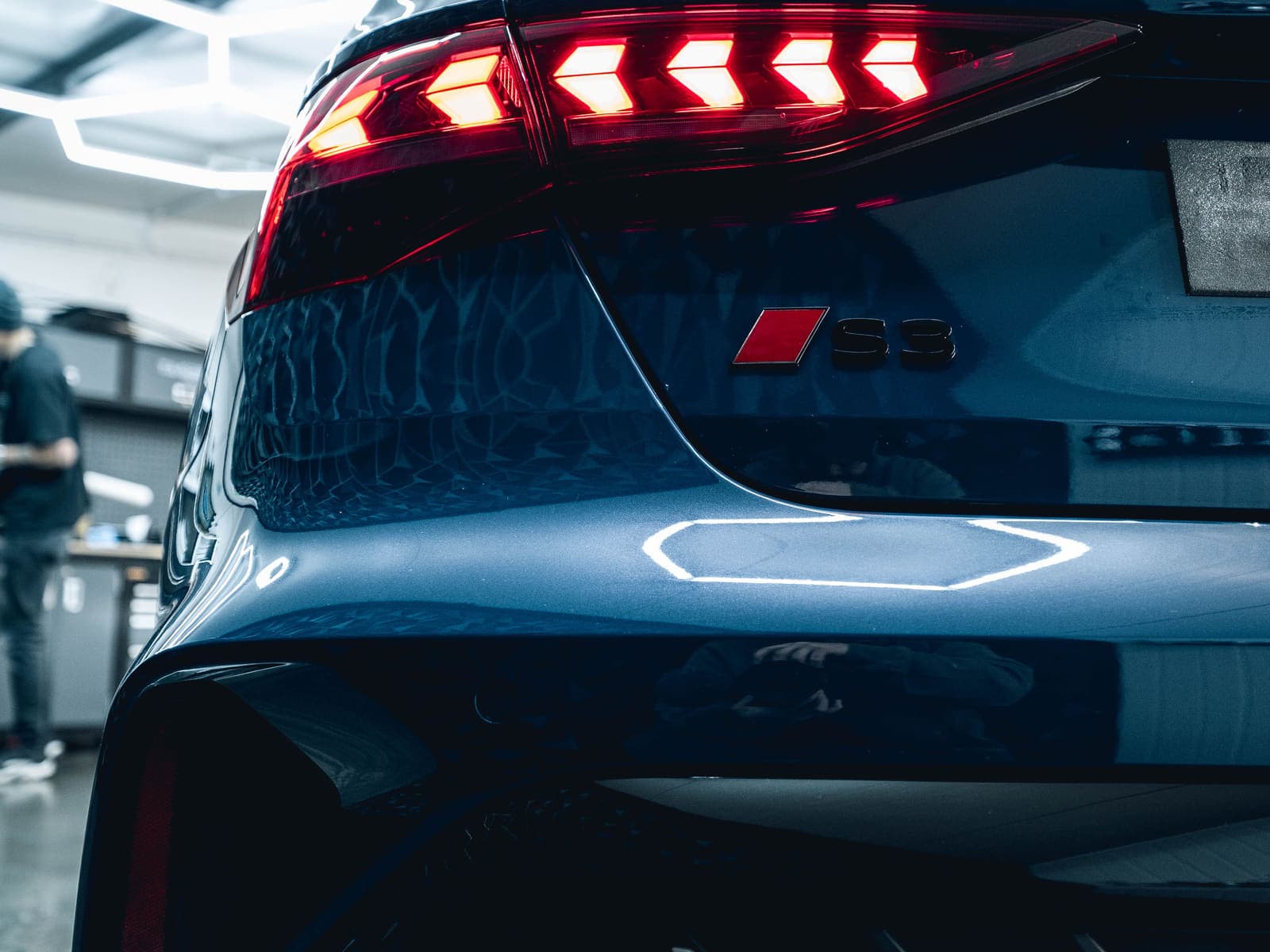 Tył Audi S3 z lustrzanym połyskiem lakieru