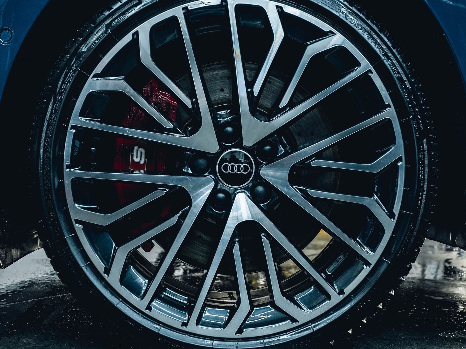 Felga Audi S3 po dokładnym czyszczeniu